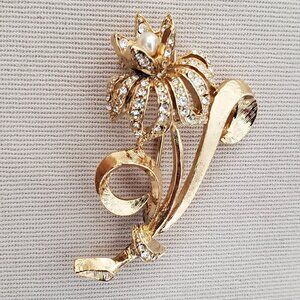 Dainty Faux Pearl Rhinestone Tulip Flower Brooch Stamped A204